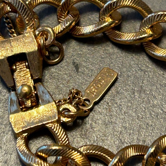 Vintage Monet bracelet ❤️ - Picture 6 of 10